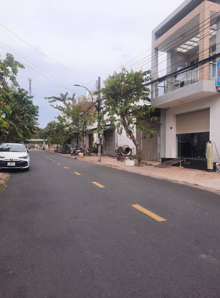 Nhà phố KDC Chợ Mới Cai Lậy – vị trí trung tâm, pháp lý chuẩn, giá bán hấp dẫn. Cơ hội đầu tư sinh lời hoặc an cư lý tưởng.